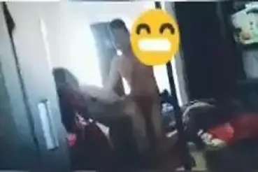 Cewek Cantik Pasrah Digenjot Doggy Kasur