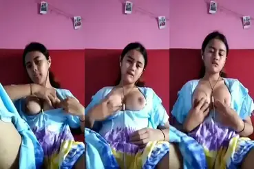 Dokumentasi Gadis Cantik Live Bersantai Kasur
