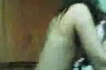 Gadis Cantik Pasrah Goyang Atas Kasur Crot