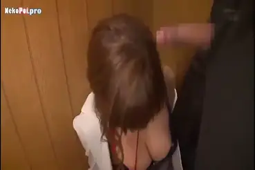 Gadis Cantik Pasrah Goyang Kasur Atasan Kantor