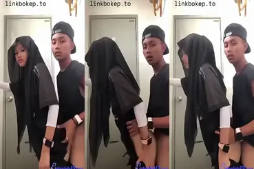 Gadis Cantik Pasrah Goyang Kasur WC Sepi