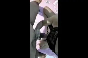 Istri Cantik Pasrah Goyang Kasur Baju Hitam