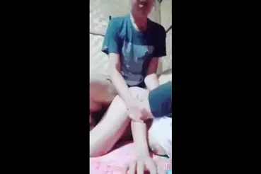 Tante Cantik Pasrah Goyang Kasur Bareng Pria