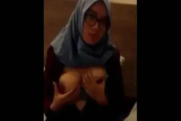 Ukhti Hijab Cantik Live Bersantai Kasur