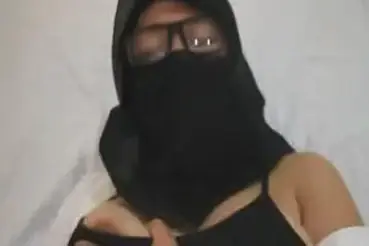 Ukhti Hijab Cantik Part 8 Pasrah Kasur