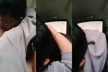 Ukhti Hijab Cantik Pasrah Goyang Mobil Crot