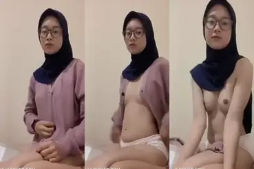 Ukhti Miss Nica Hijab Cantik Live Kasur Kacamata